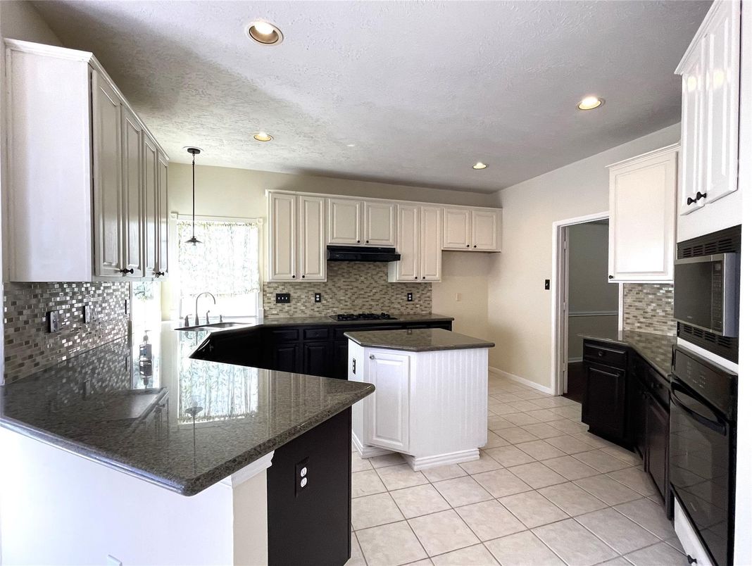 Interior, Kitchen, Pendant Lights, Recessed Lighting