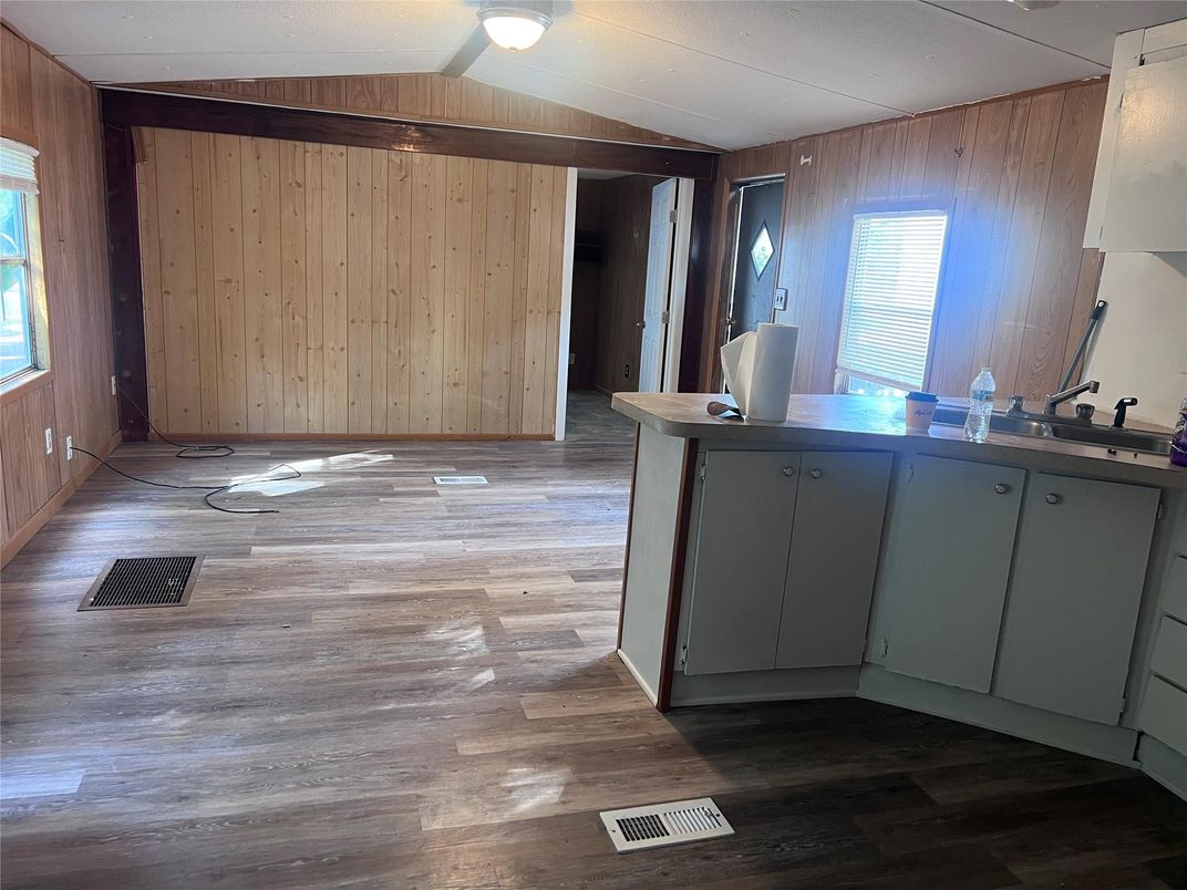 Empty room, Interior, Wood Texture Flooring, Wooden Walls