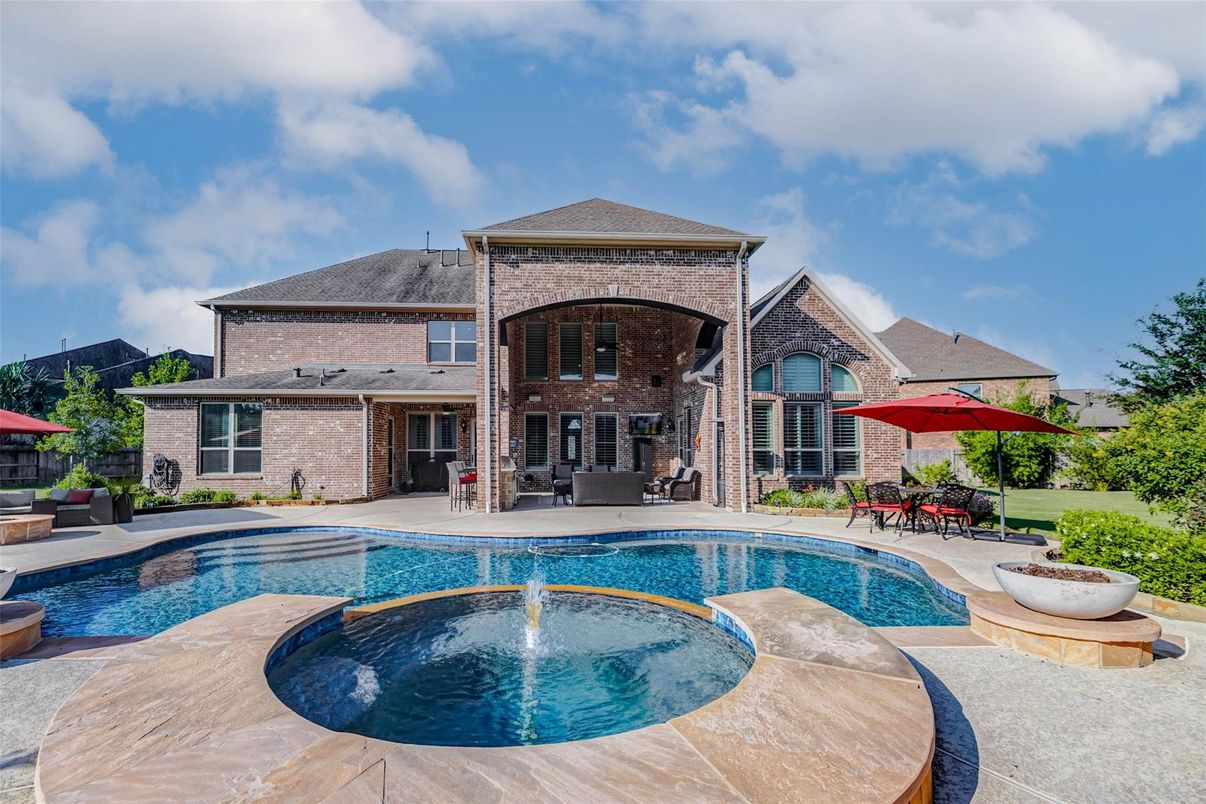 Exterior, Pool