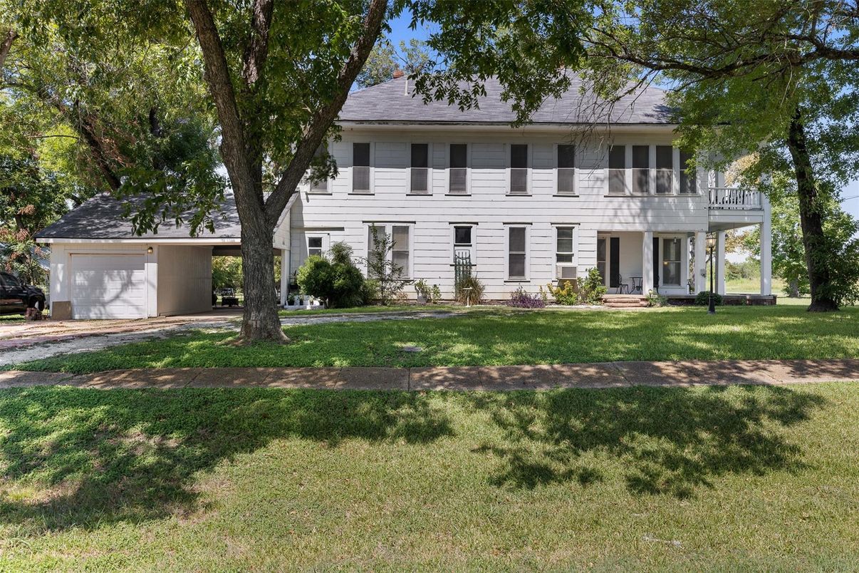 Attached, Backyard, Detached Garage, Exterior, Facade, Georgian