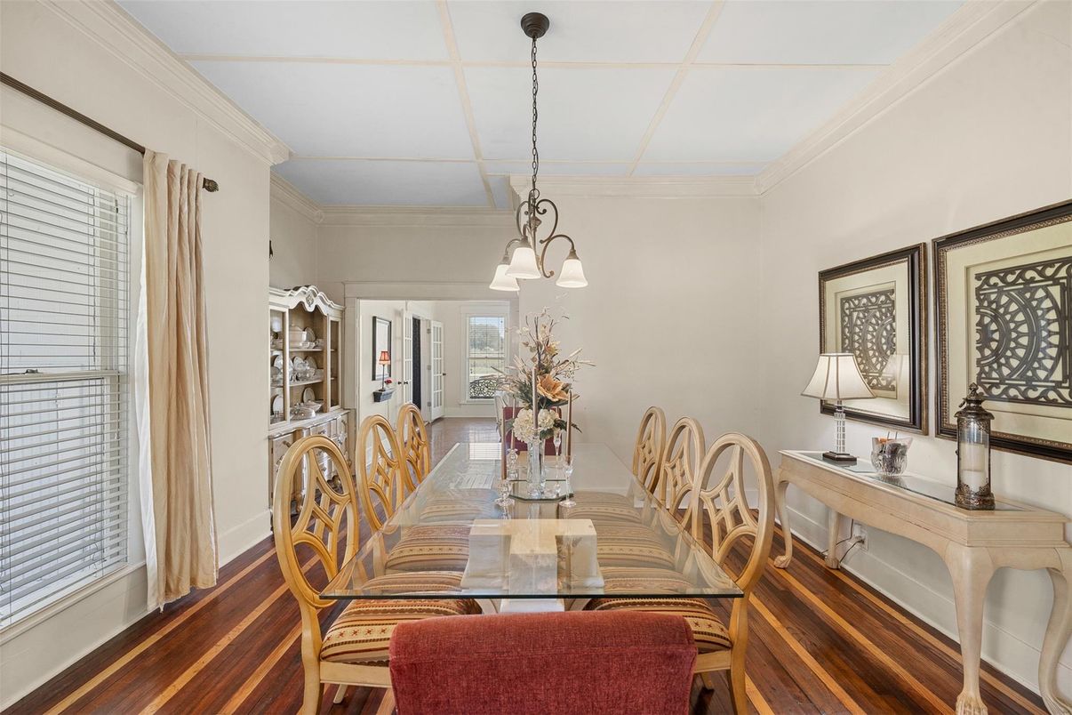 Chandelier, Dining room, Interior, Pendant Lights, Wood Texture Flooring