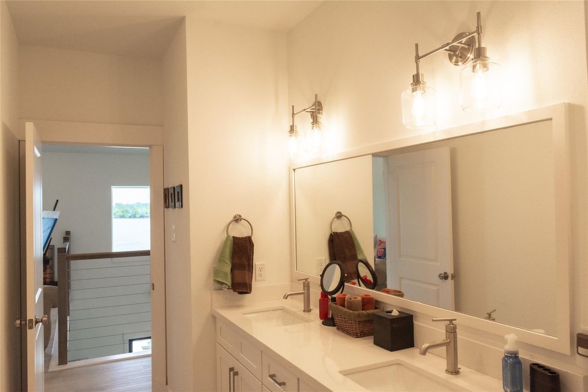 Bathroom, Dual Sink Vanities, Interior