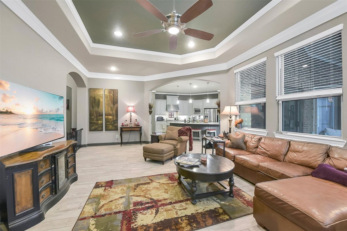 Interior, Kitchen, Living room, Pendant Lights, Recessed Lighting, Stainless Steel Appliances