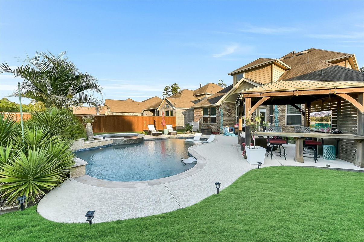 Backyard, Exterior, Pool
