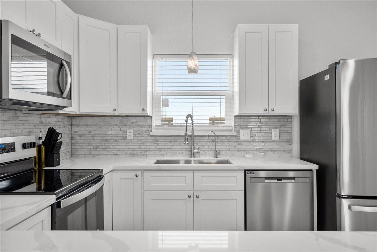 Interior, Kitchen, Pendant Lights, Stainless Steel Appliances