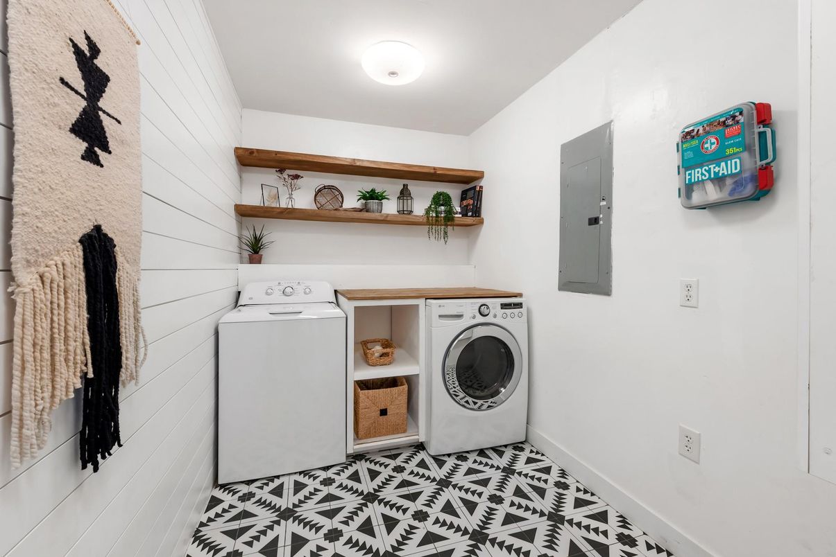 Interior, Washer