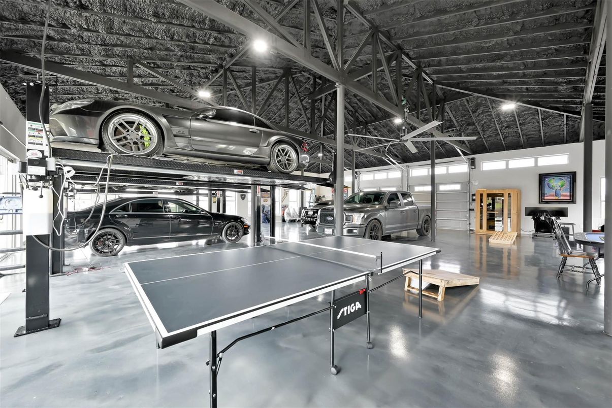 Game Room, Garage, Interior