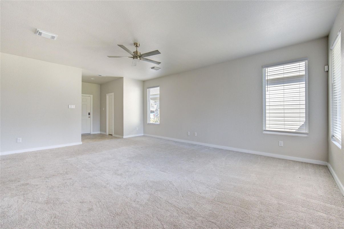 Empty room, Interior, Recessed Lighting