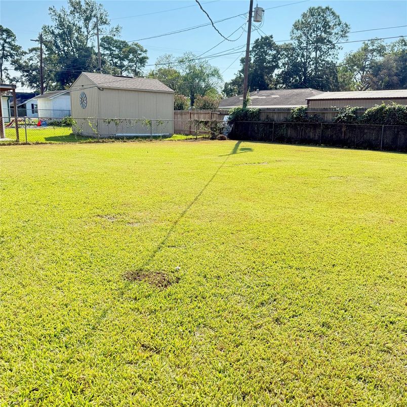 Backyard, Exterior