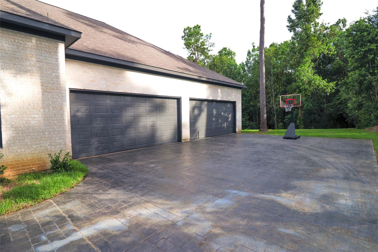 Detached Garage, Exterior