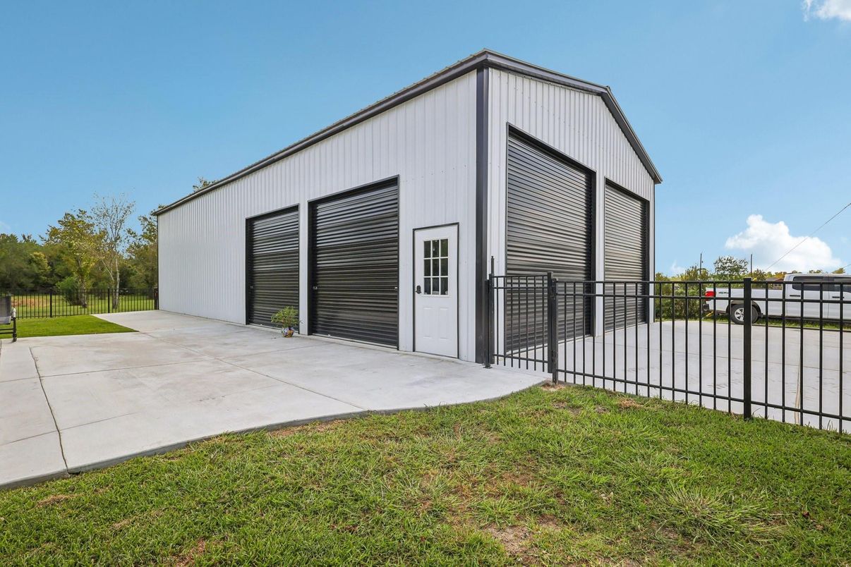 Backyard, Detached Garage, Exterior