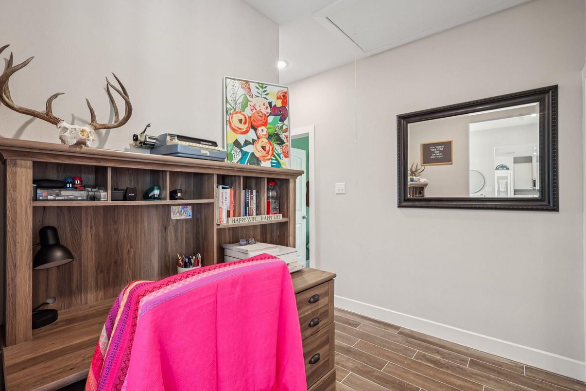 Home Office, Interior, Recessed Lighting, Wood Texture Flooring