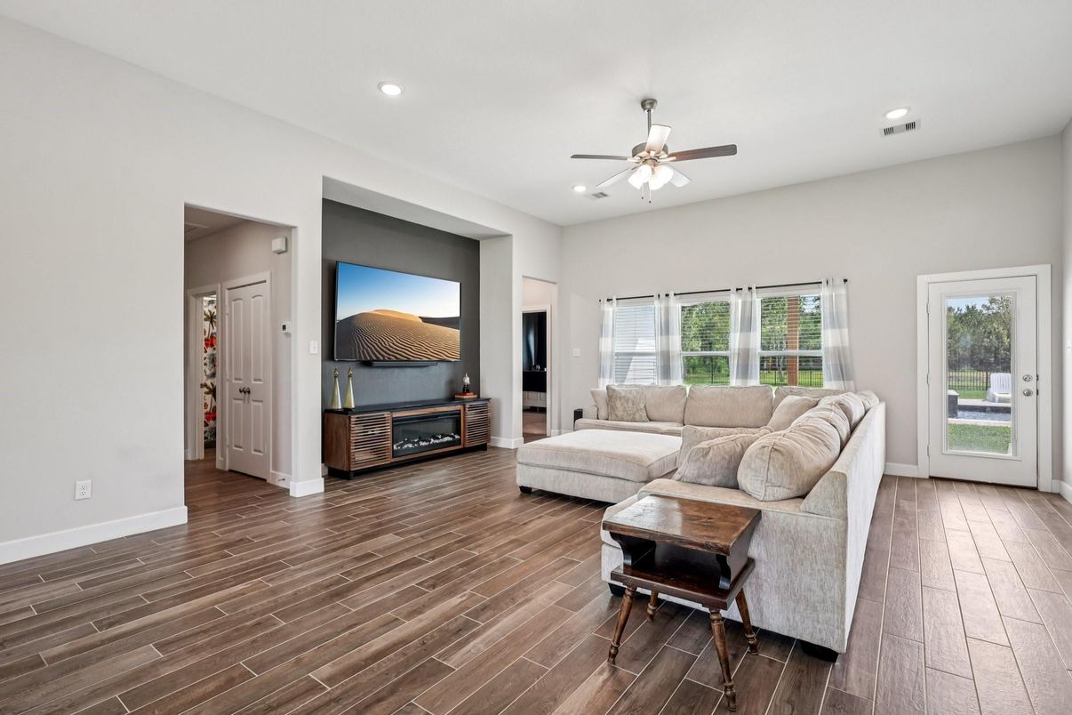Interior, Living room, Recessed Lighting, Wood Texture Flooring