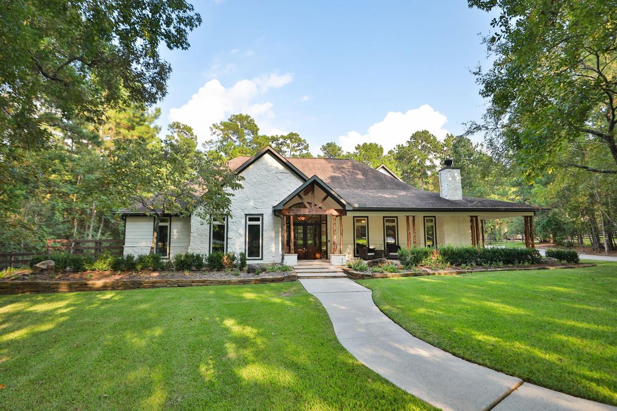 Backyard, Exterior, Facade, Ranch