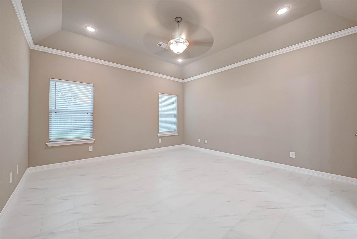 Empty room, Interior, Marble, Recessed Lighting