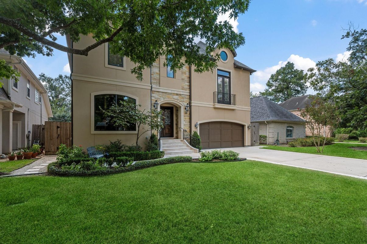 Attached, Backyard, Exterior, Facade, French Provincial