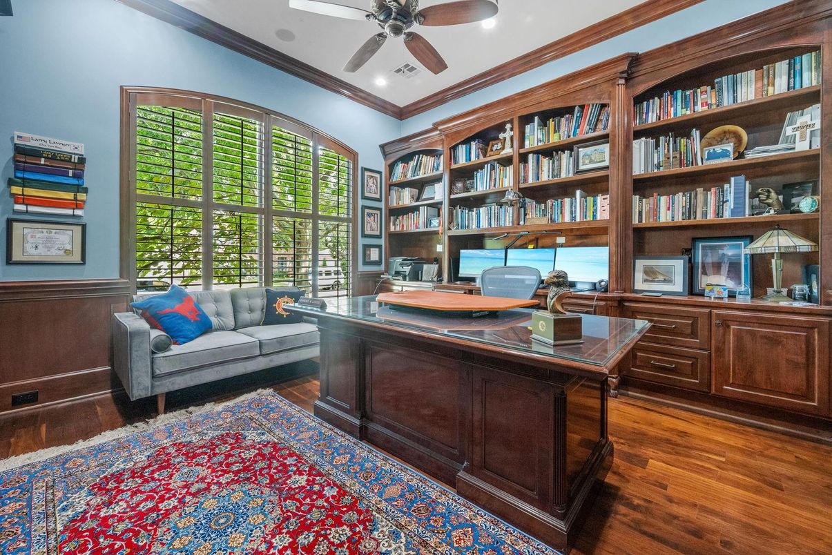 Home Office, Interior, Recessed Lighting, Wood Texture Flooring