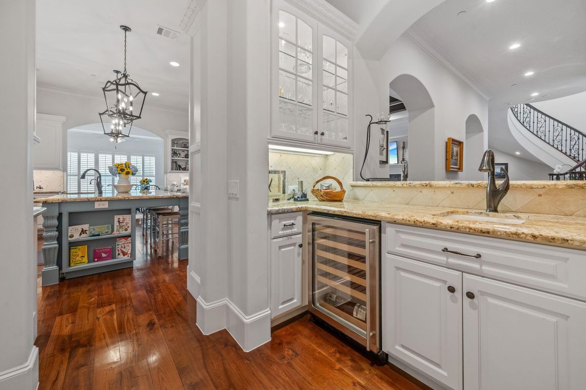 Interior, Kitchen, Pendant Lights, Recessed Lighting, Wood Texture Flooring