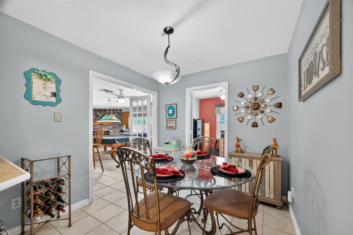 Dining room, Interior