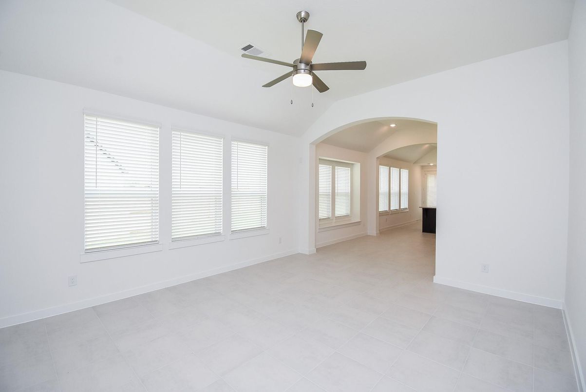 Empty room, Interior, Recessed Lighting