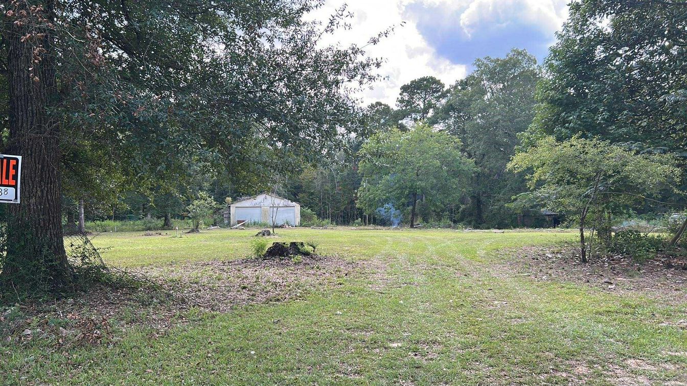 Backyard, Detached Garage, Exterior