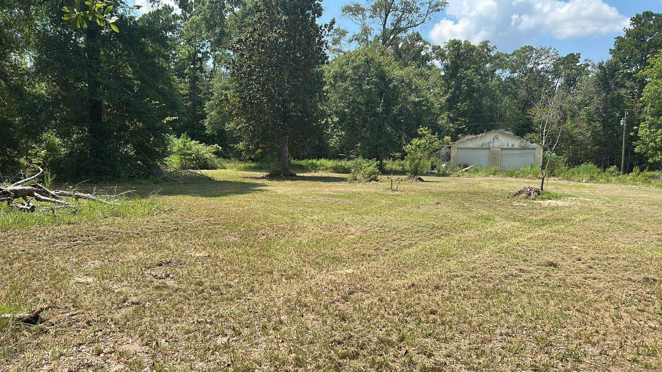 Backyard, Detached Garage, Exterior