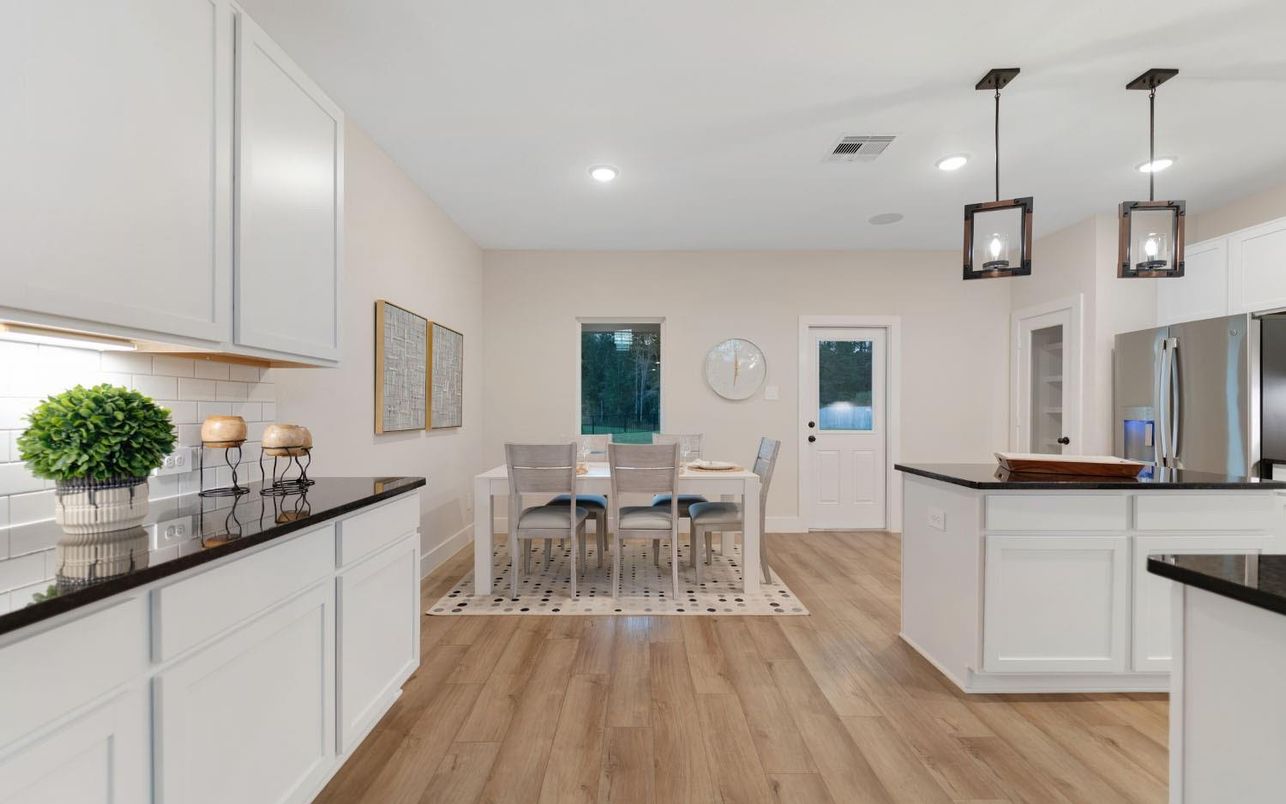 Dining room, Interior, Kitchen, Pendant Lights, Recessed Lighting, Wood Texture Flooring