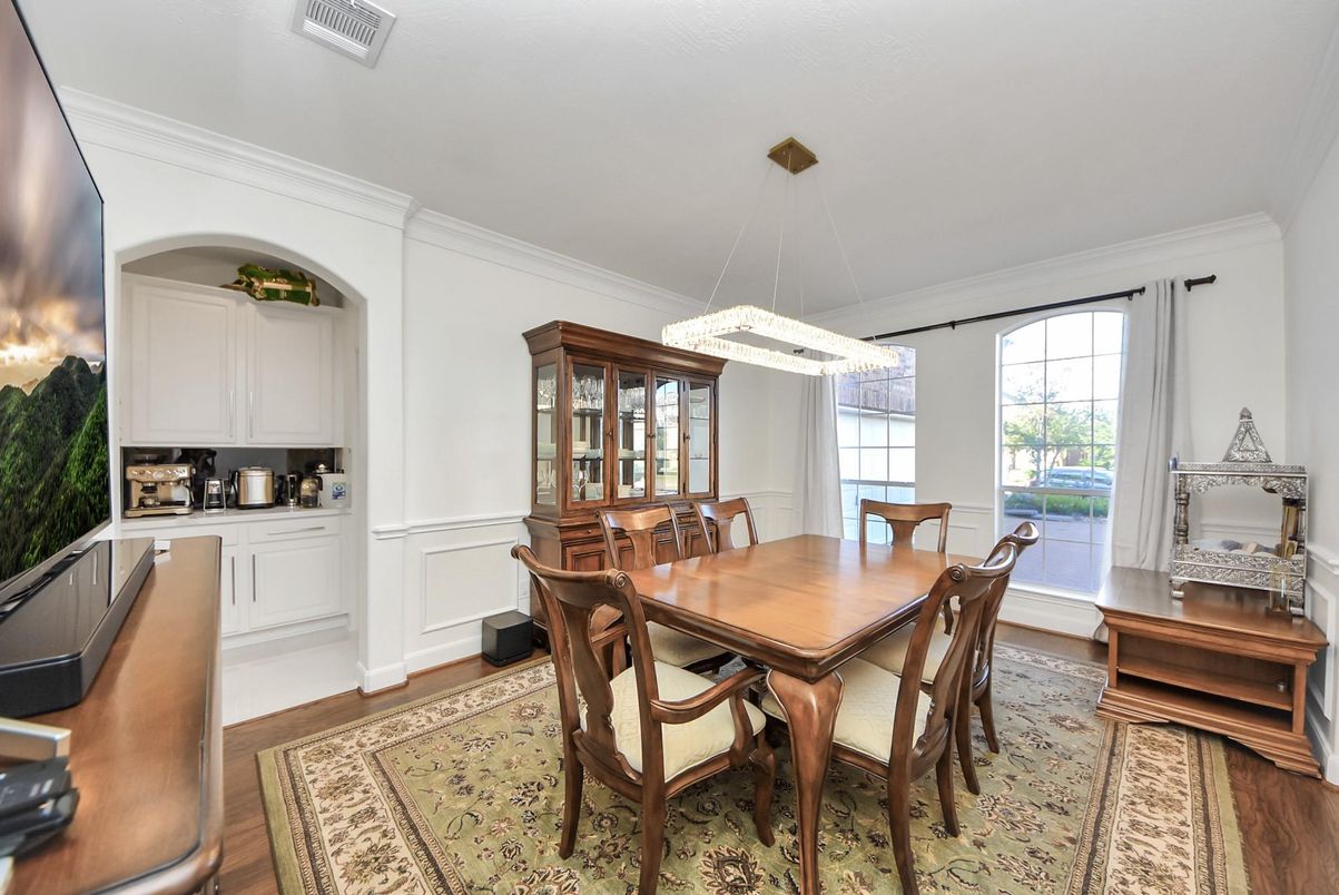 Chandelier, Dining room, Interior, Pendant Lights, Wood Texture Flooring