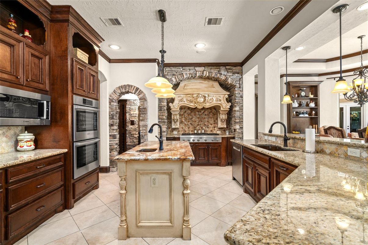 Interior, Kitchen, Pendant Lights, Recessed Lighting, Stainless Steel Appliances