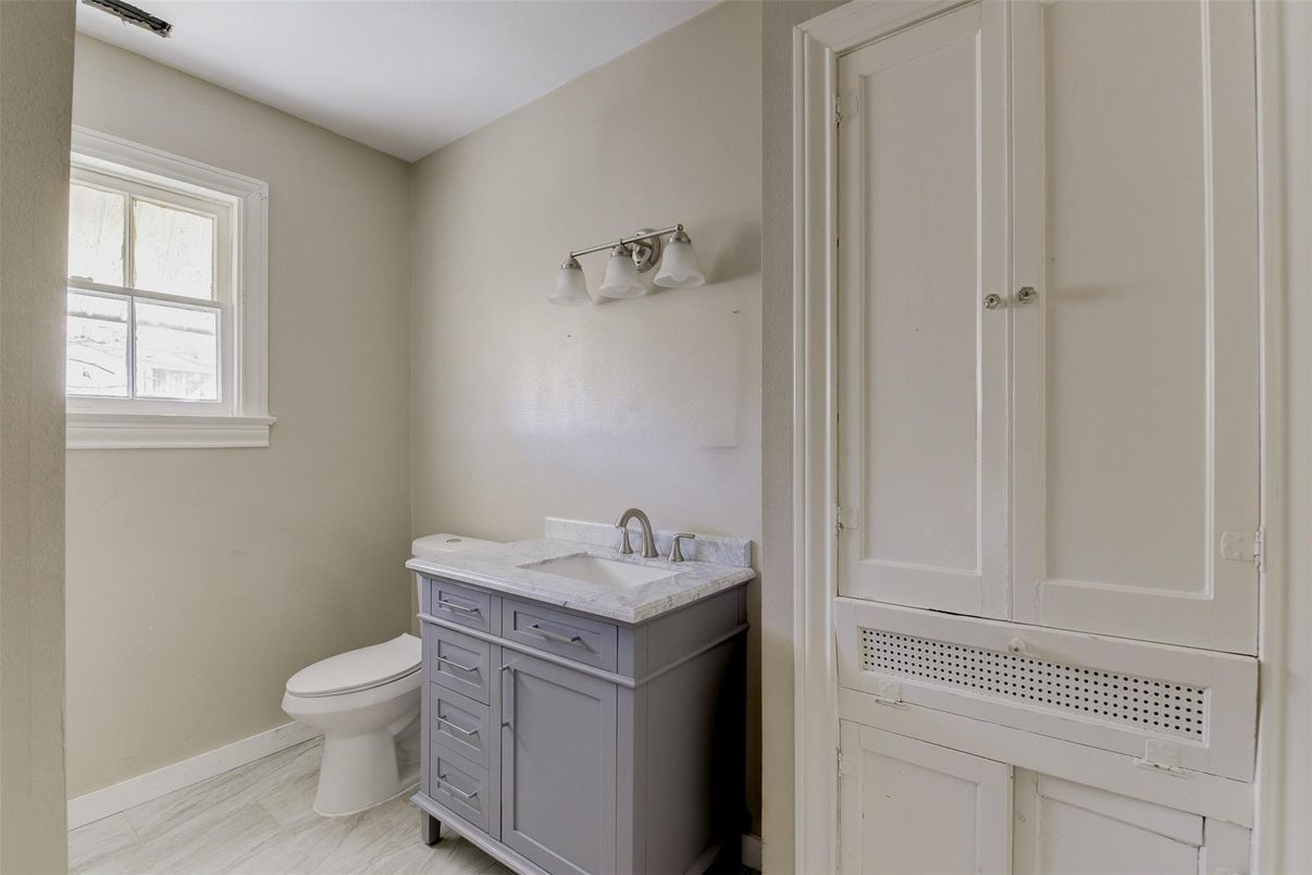Bathroom, Interior