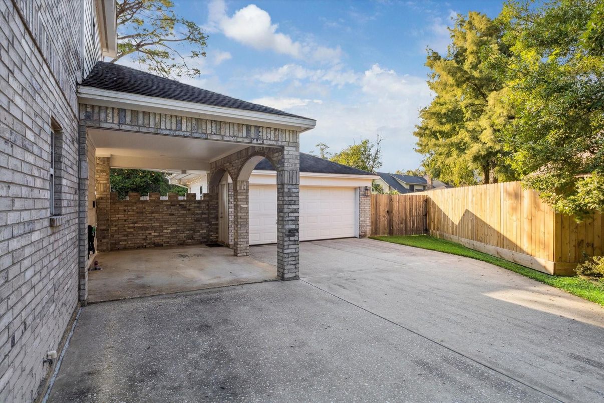 Detached Garage, Exterior