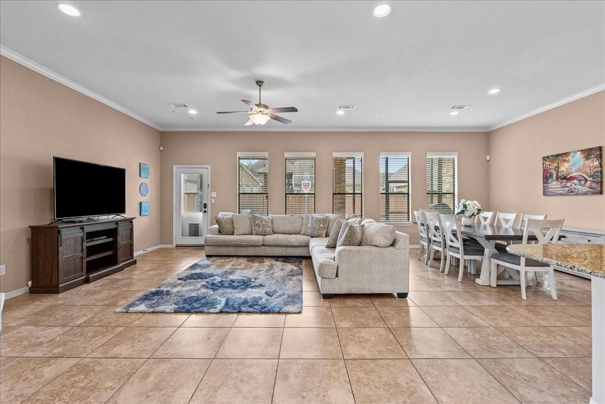 Dining room, Interior, Living room, Recessed Lighting