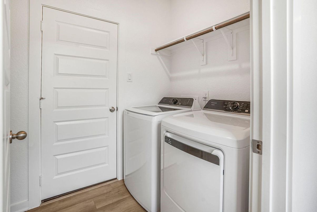 Interior, Washer, Wood Texture Flooring
