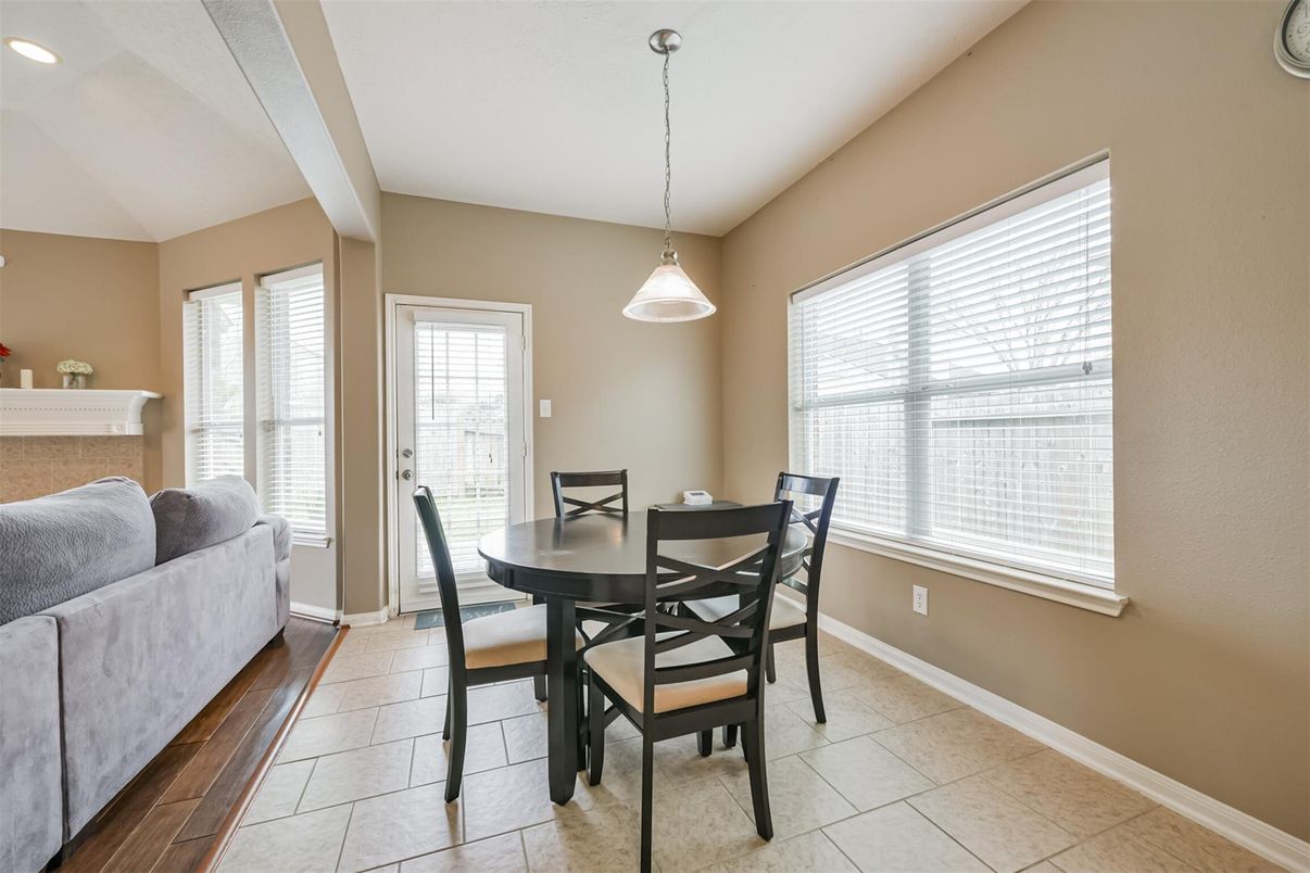 Dining room, Fireplace, Interior, Pendant Lights, Recessed Lighting