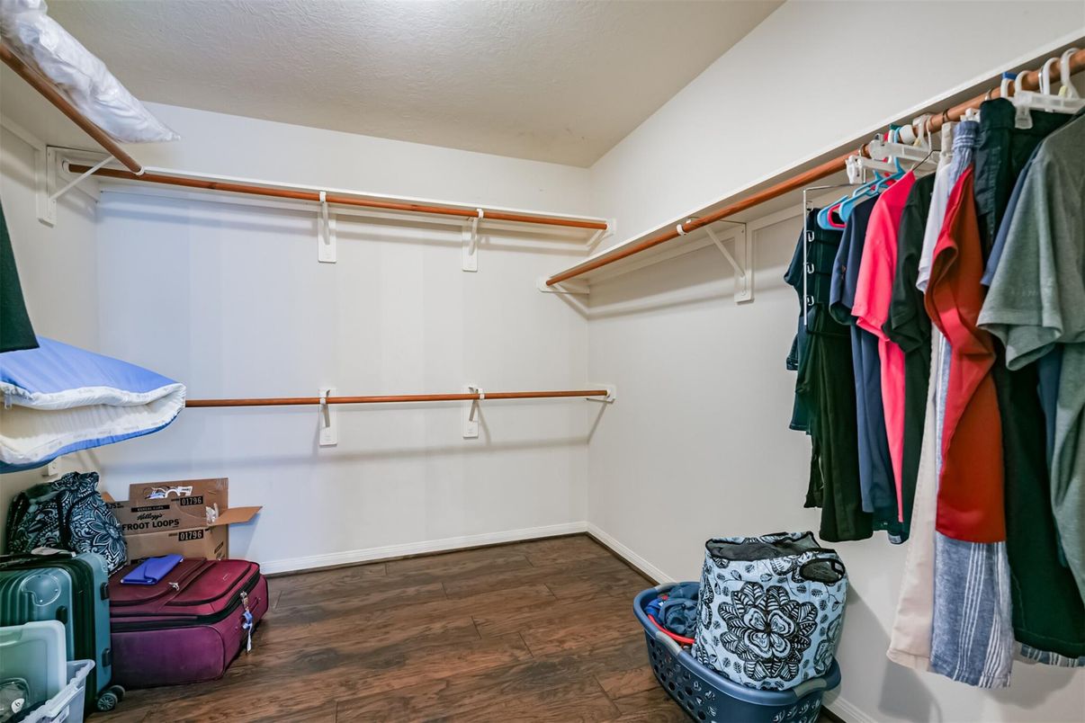 Interior, Walk-in Closets, Wood Texture Flooring