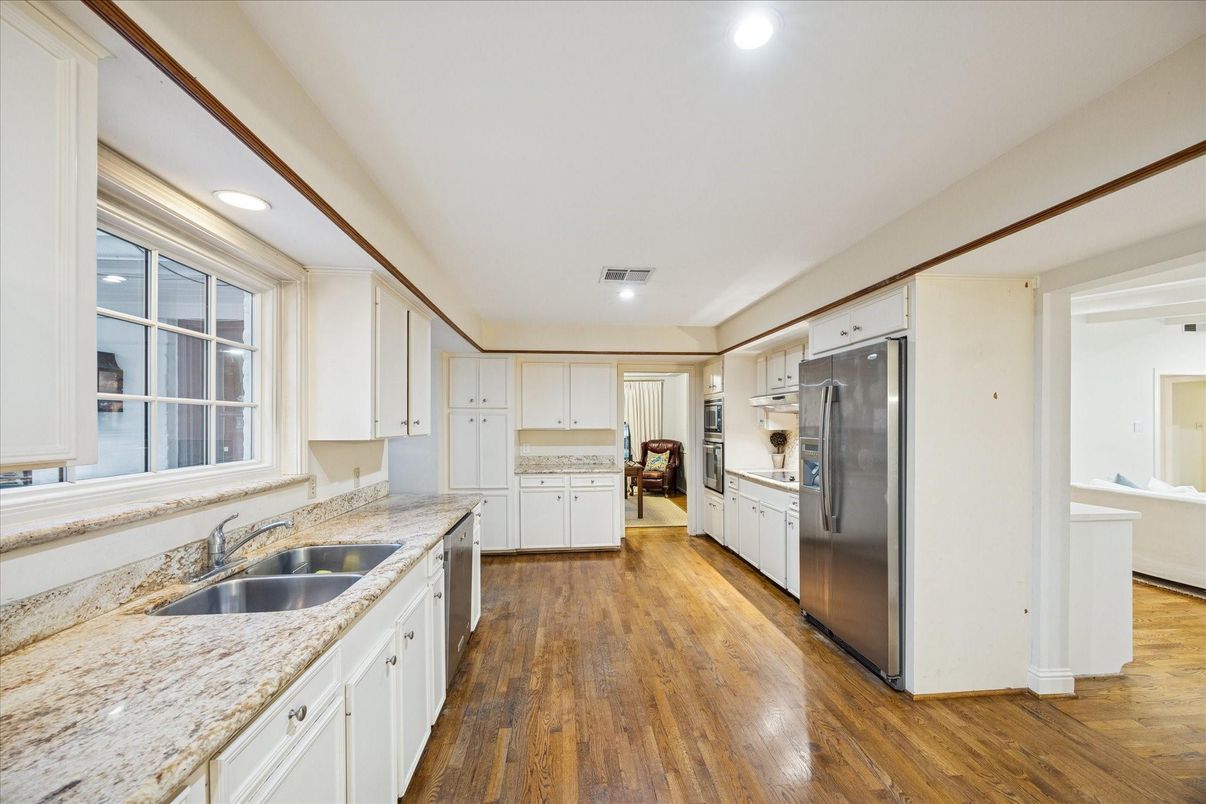 Interior, Kitchen, Recessed Lighting, Wood Texture Flooring
