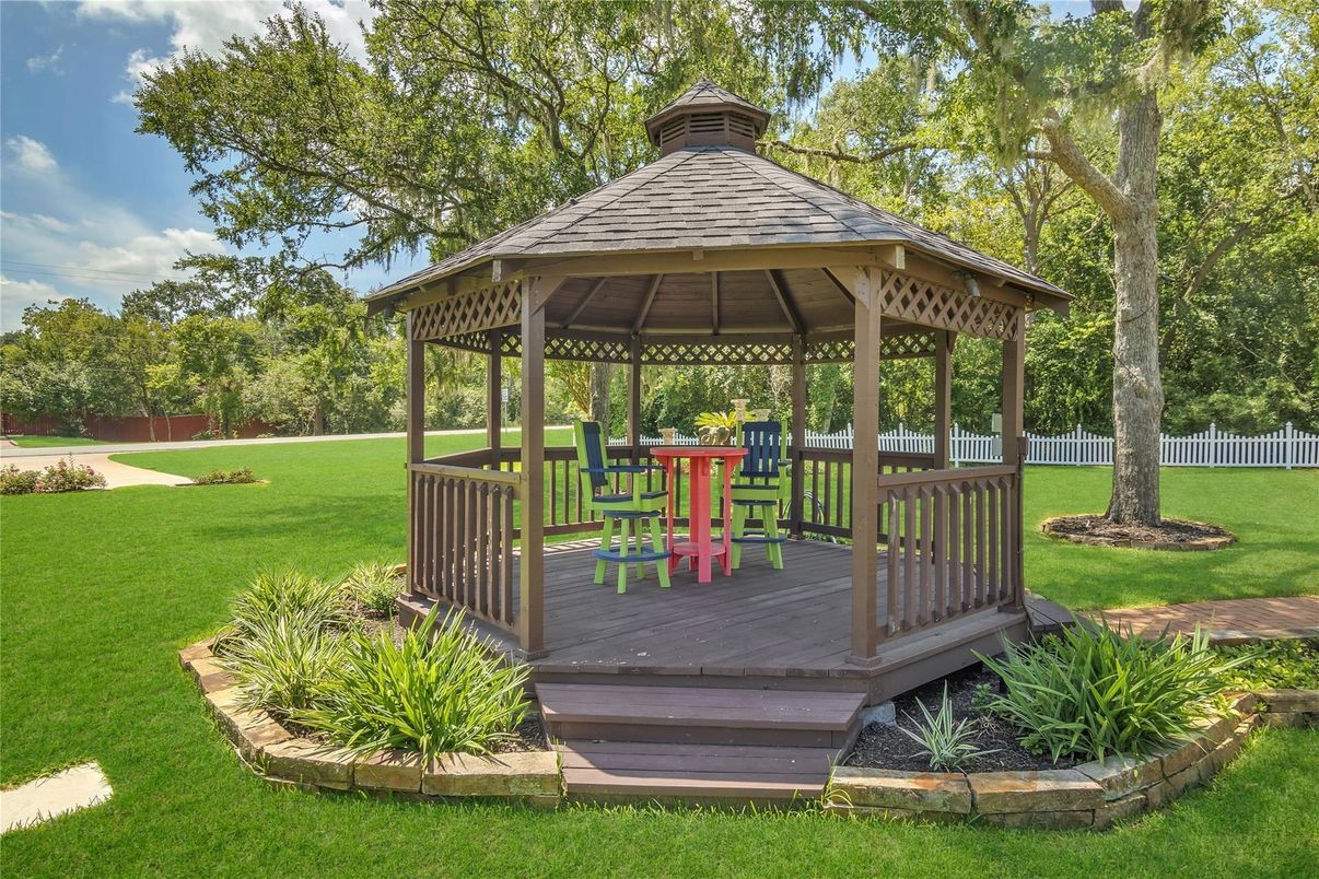Backyard, Exterior, Playground