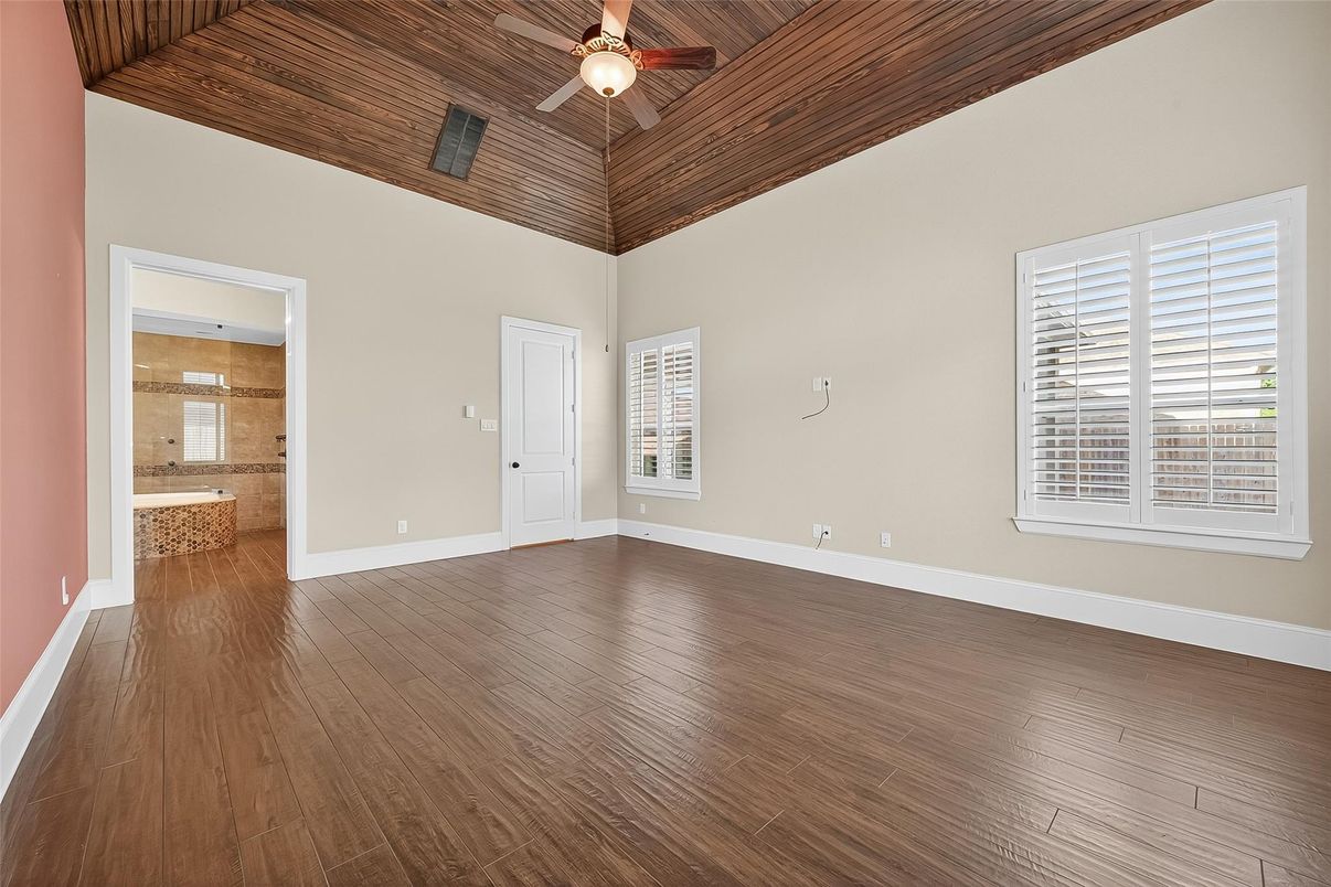 Bathroom, Empty room, Interior, Wooden Ceilings, Wood Texture Flooring