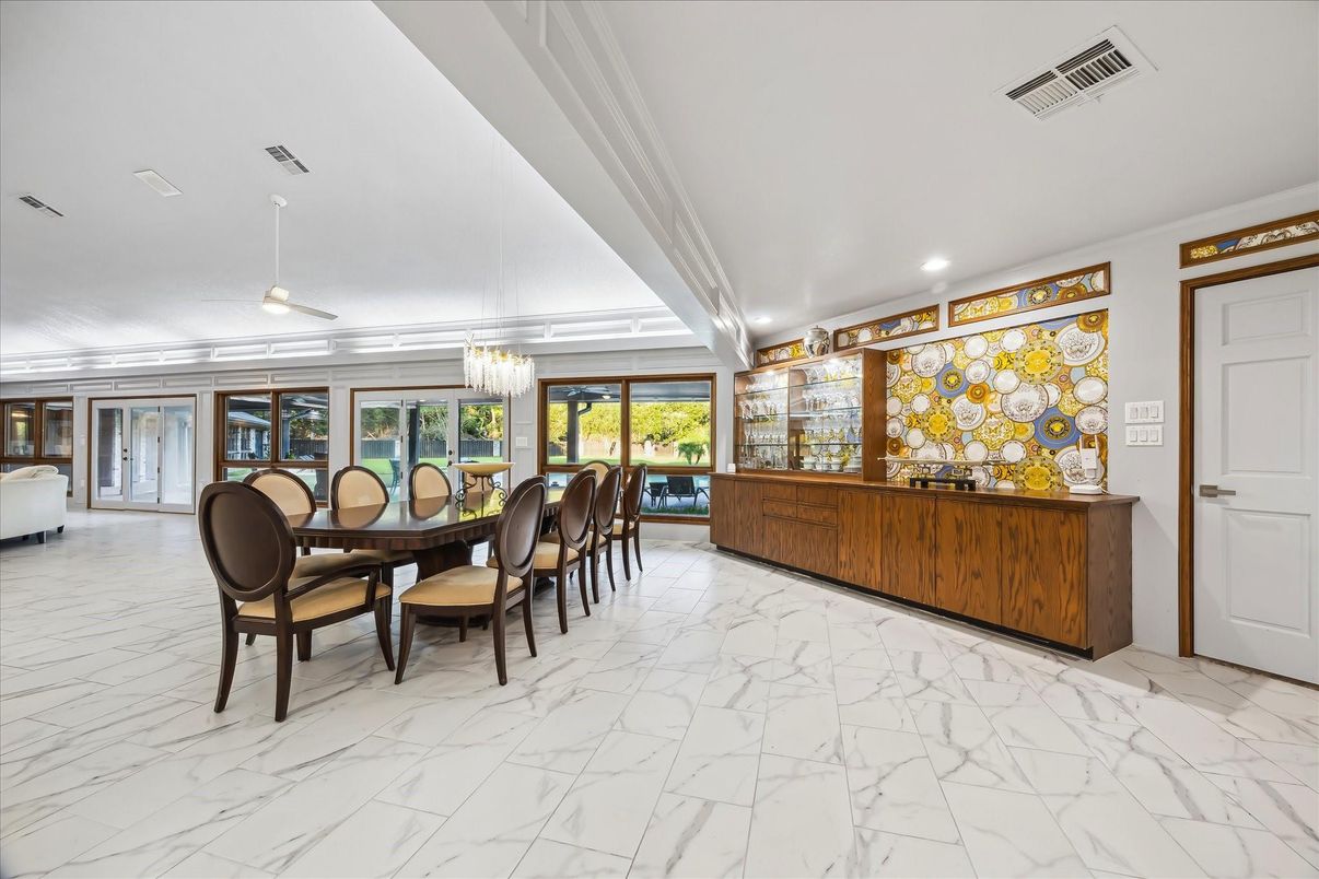 Chandelier, Dining room, Interior, Marble, Recessed Lighting