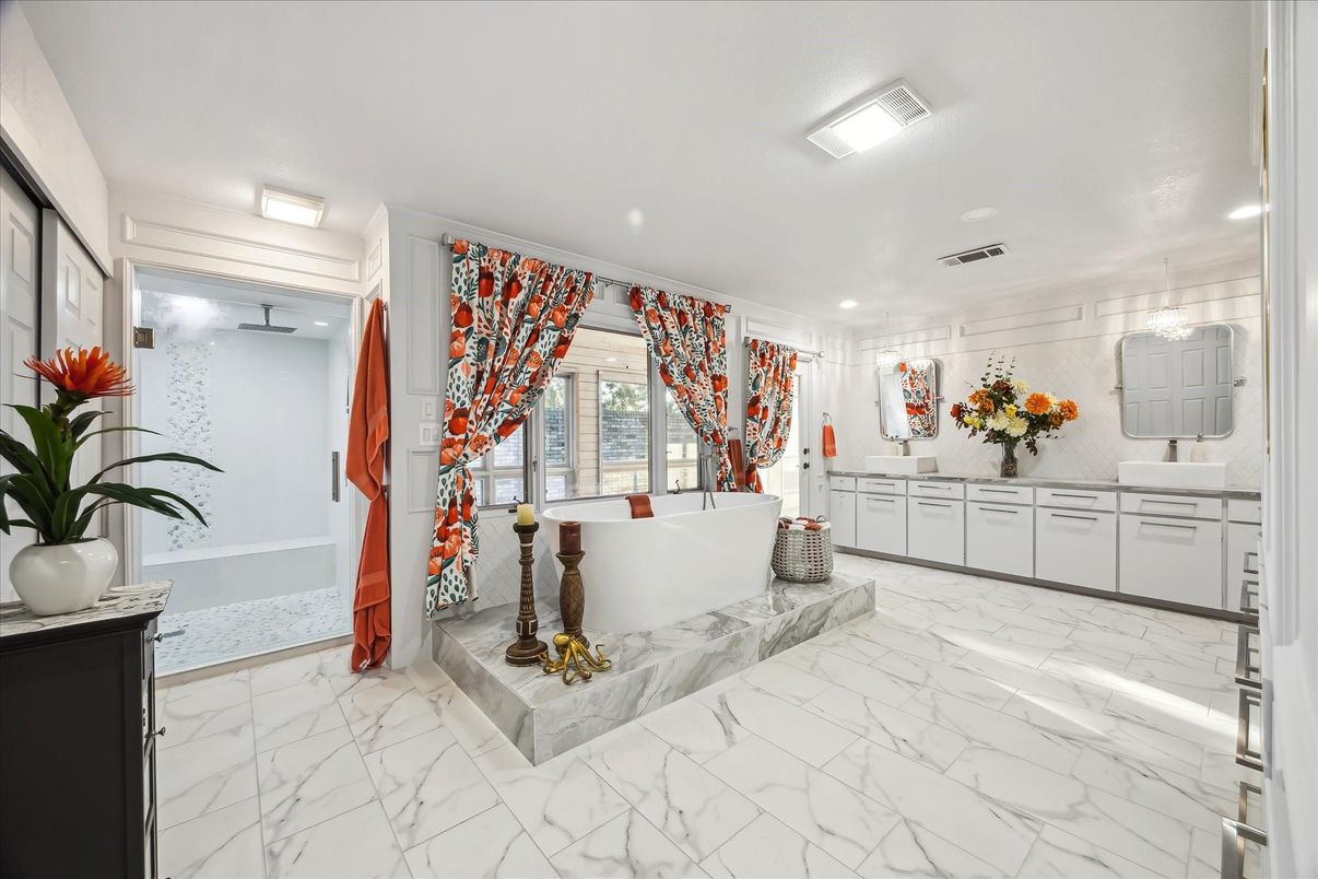 Bathroom, Dual Sink Vanities, Free Standing Baths, Interior, Marble, Recessed Lighting