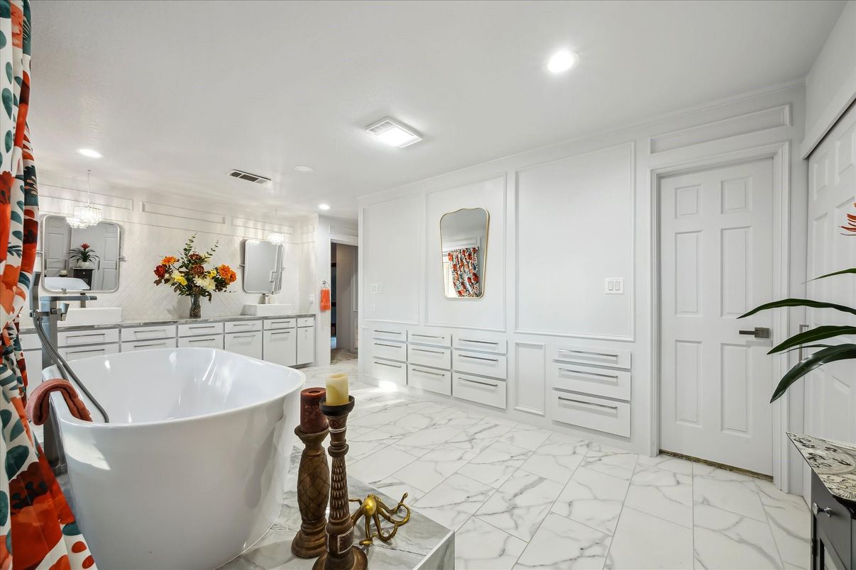 Bathroom, Free Standing Baths, Interior, Marble, Recessed Lighting