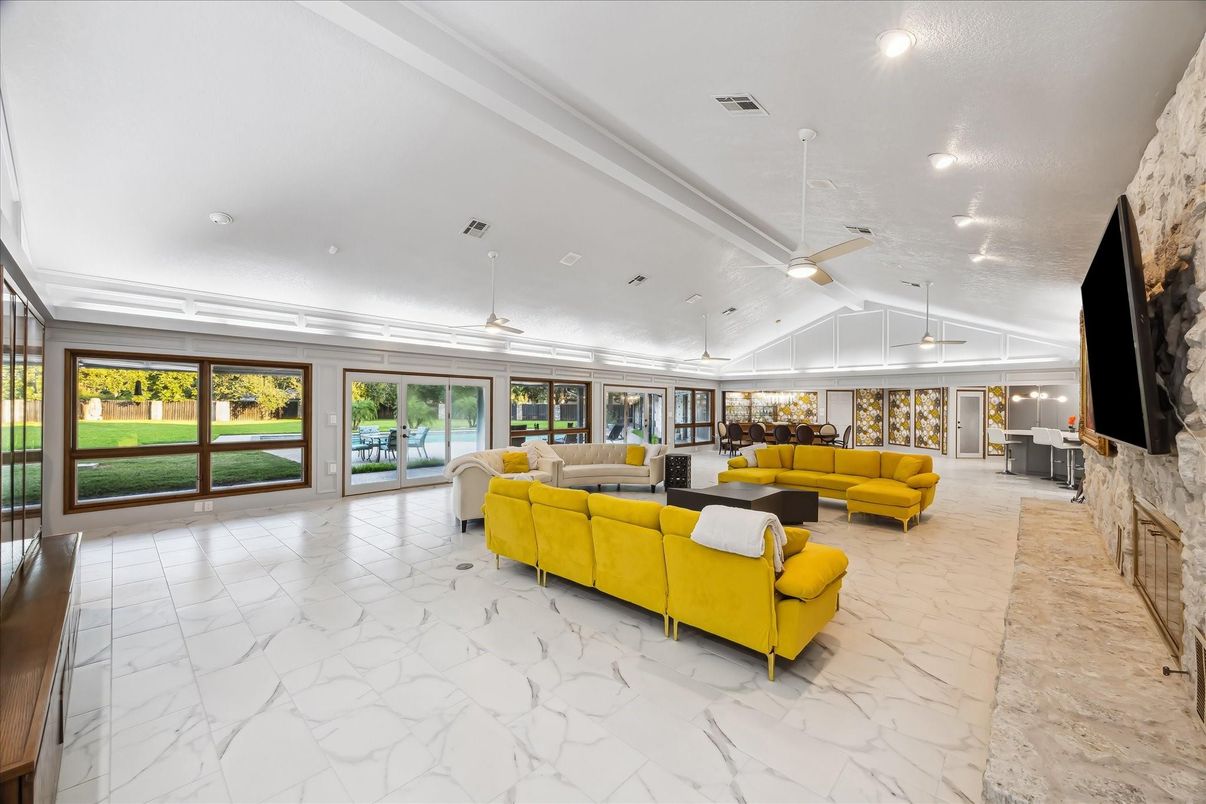 Interior, Living room, Marble, Pendant Lights, Recessed Lighting, Stone Walls