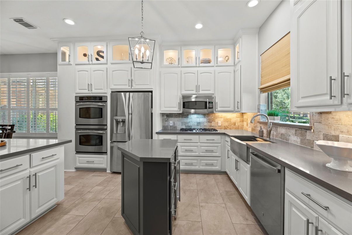 Interior, Kitchen, Pendant Lights, Recessed Lighting, Stainless Steel Appliances