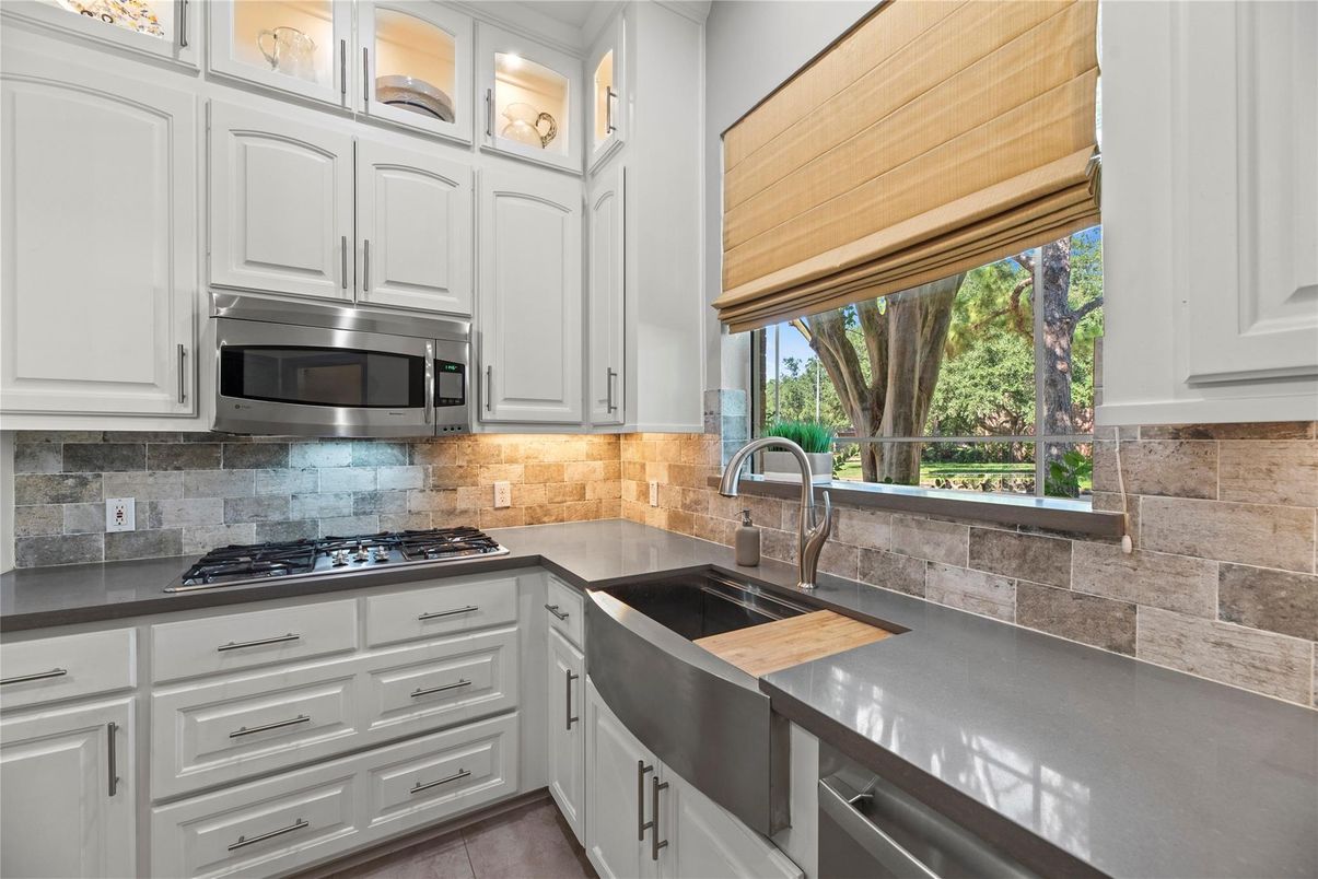 Interior, Kitchen, Stainless Steel Appliances