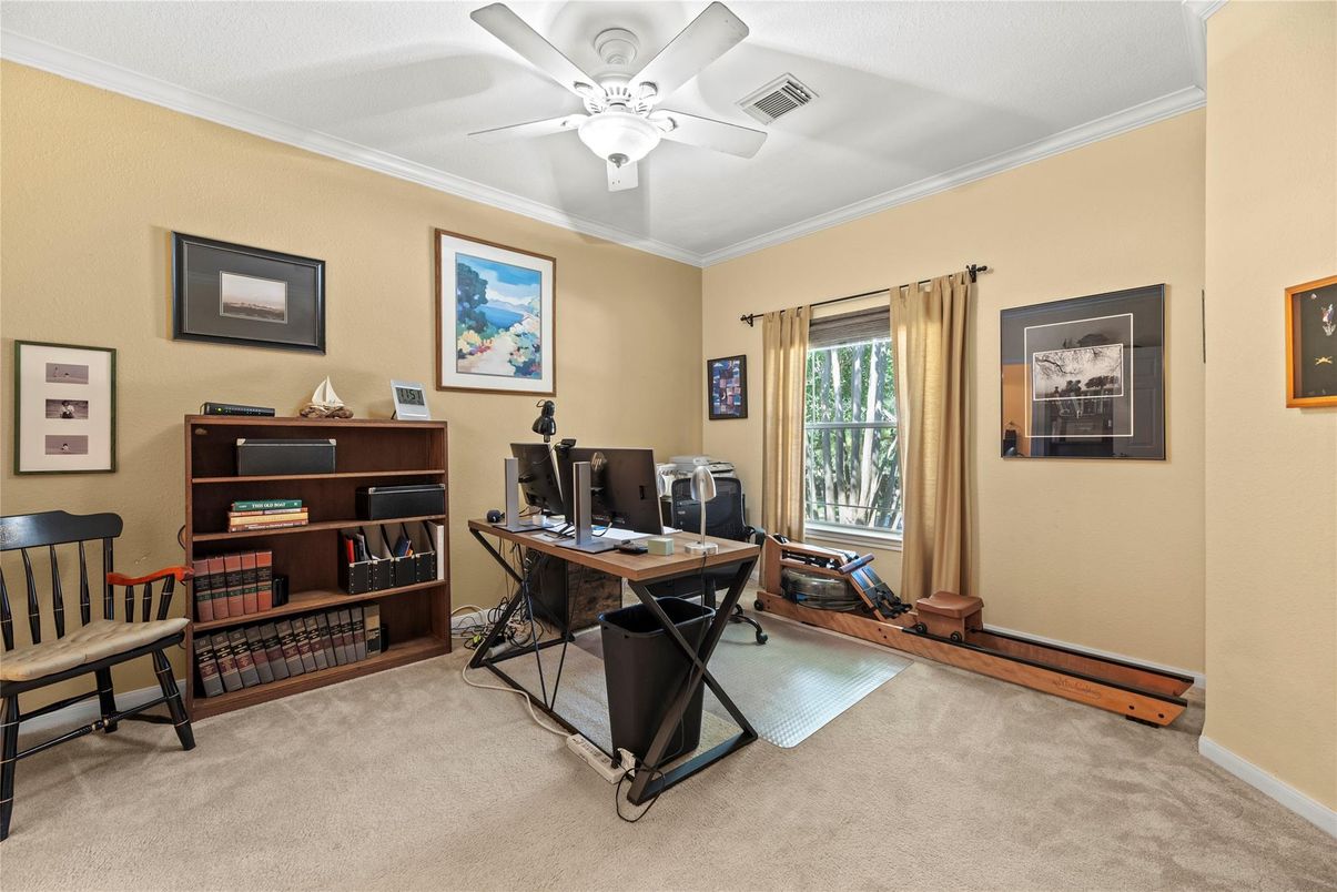 Home Office, Interior