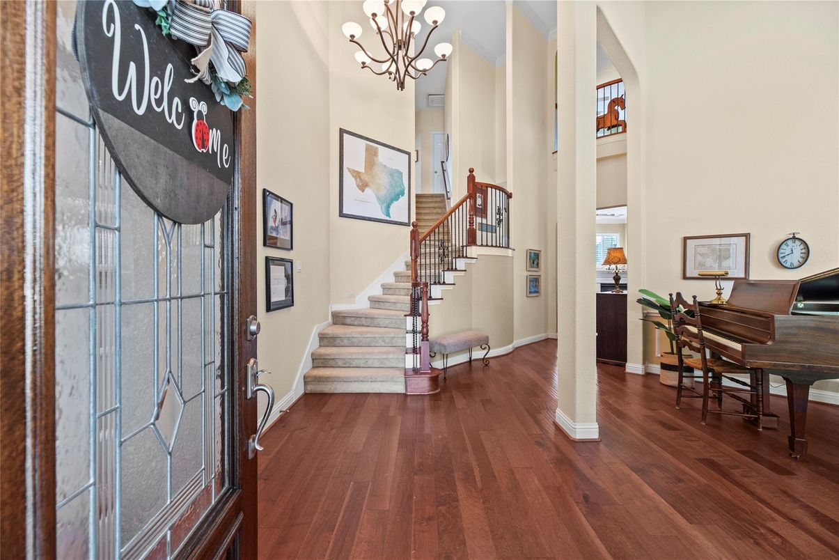 Chandelier, Interior, Piano, Wood Texture Flooring