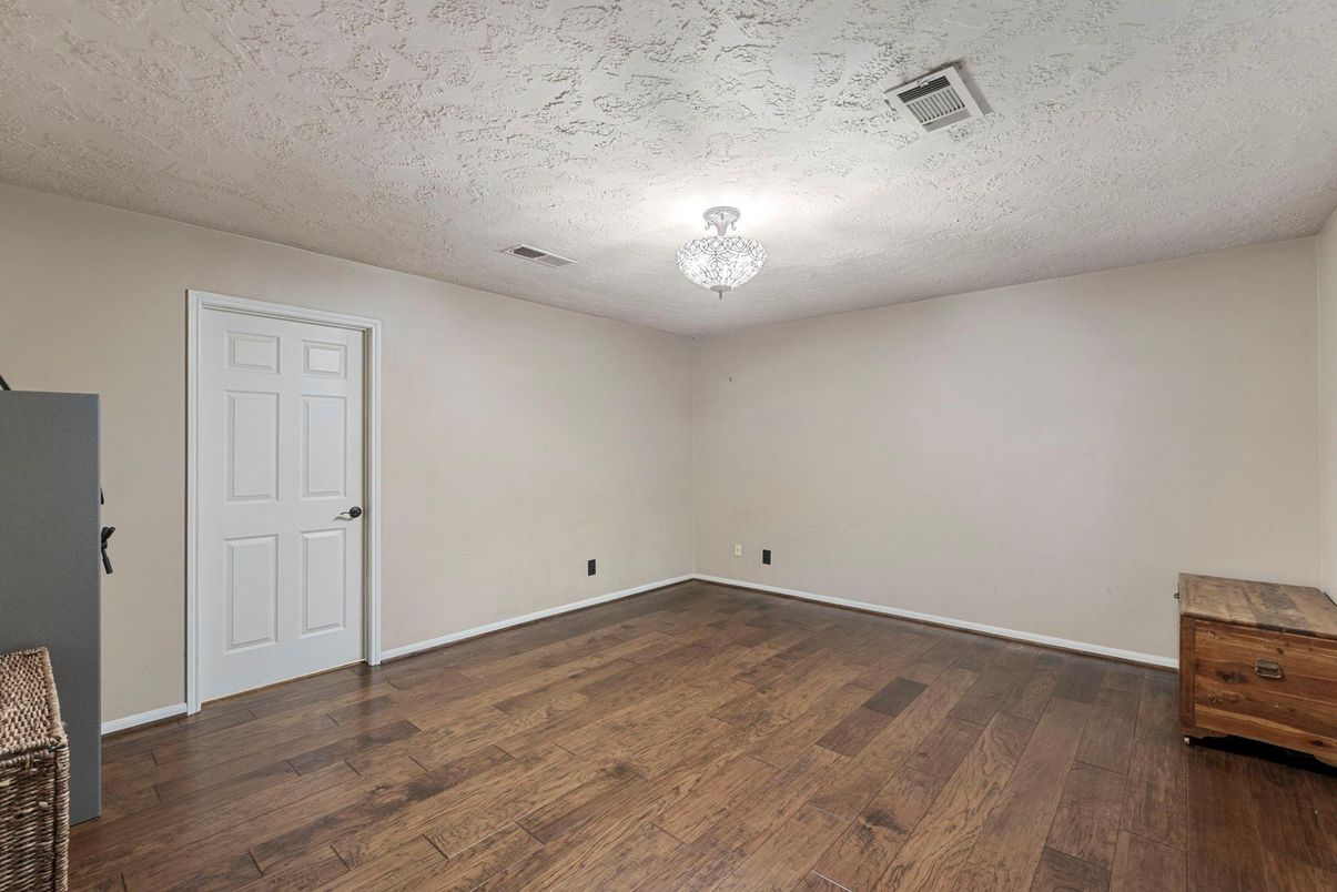 Chandelier, Empty room, Interior, Wood Texture Flooring