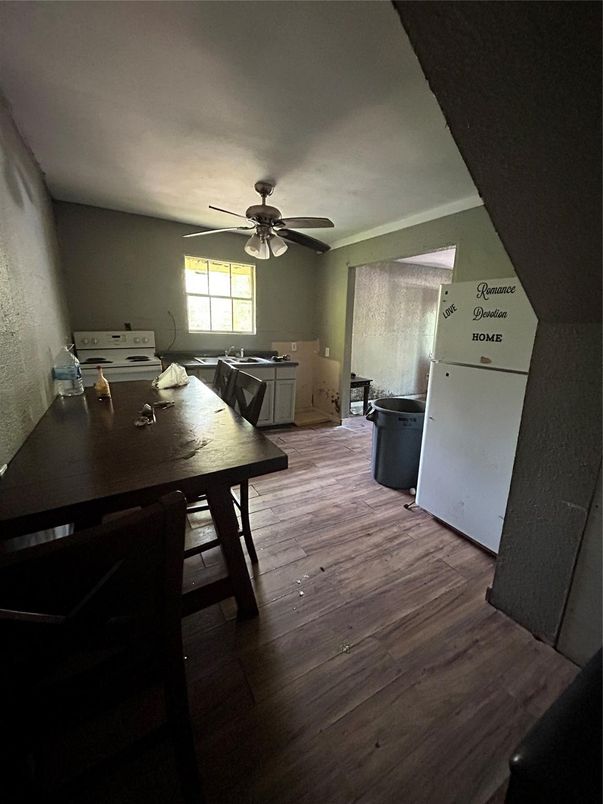 Dining room, Interior, Wood Texture Flooring