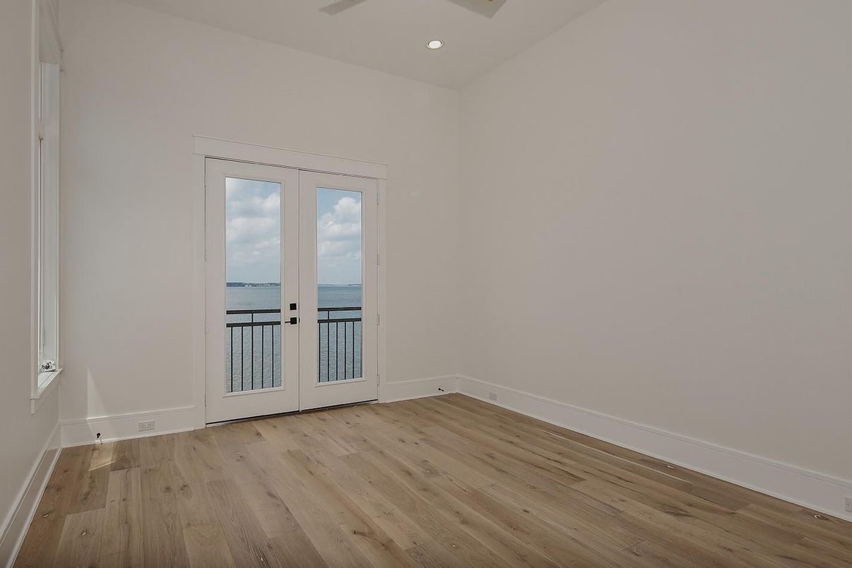 Empty room, Interior, Recessed Lighting, Water, Wood Texture Flooring