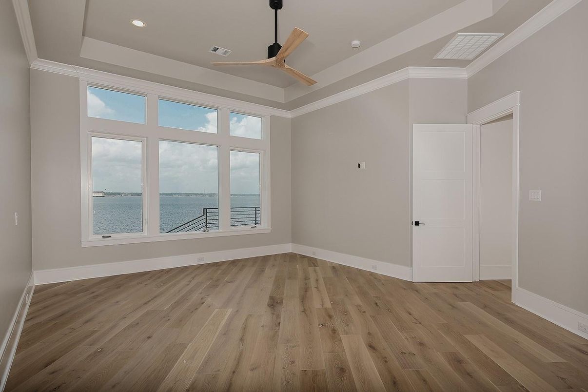 Empty room, Interior, Recessed Lighting, Water, Wood Texture Flooring